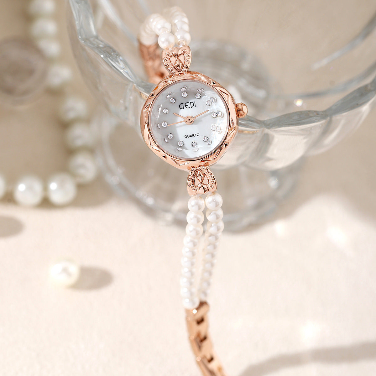 Women's Niche Creative And Slightly Luxury Pearls Strap Watch