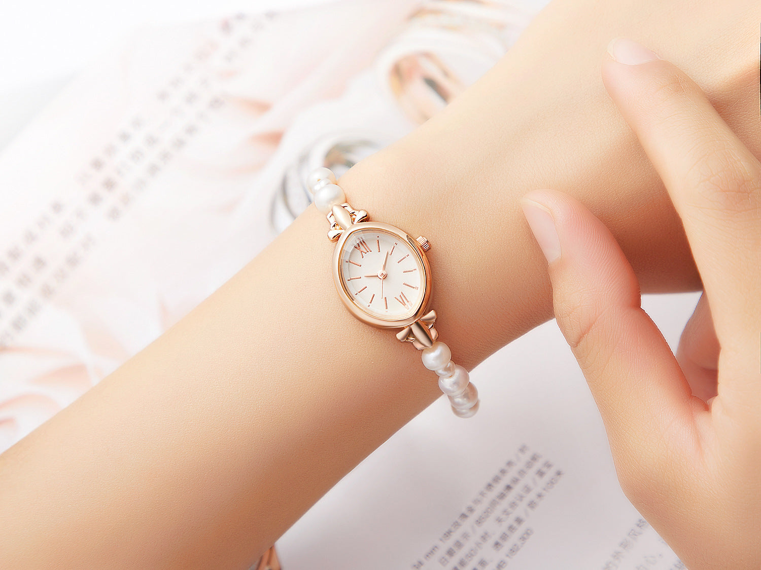 Fashion Women's Watch Natural Freshwater Pearl Strap