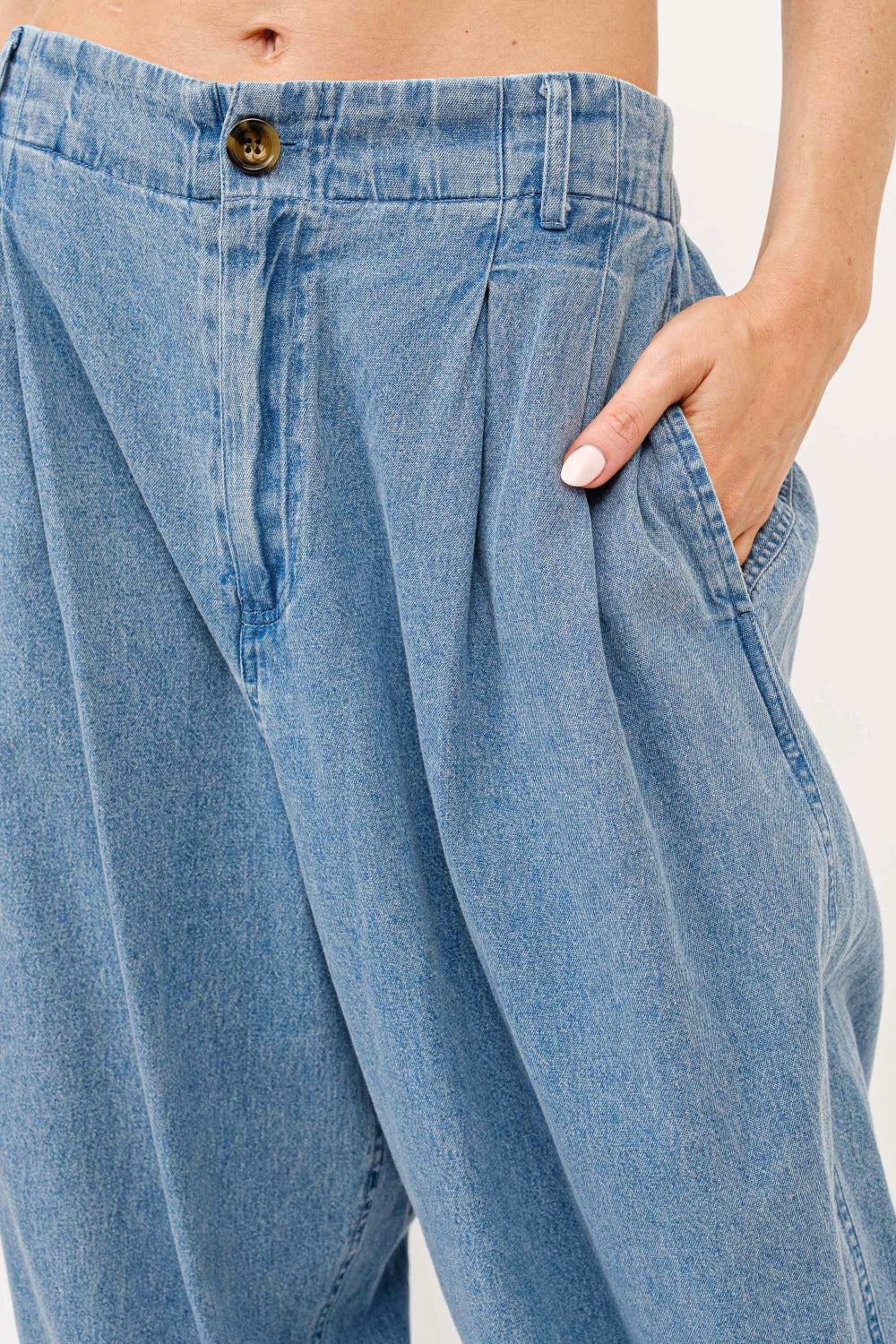 And The Why Elastic Back Pleated Loose Jeans